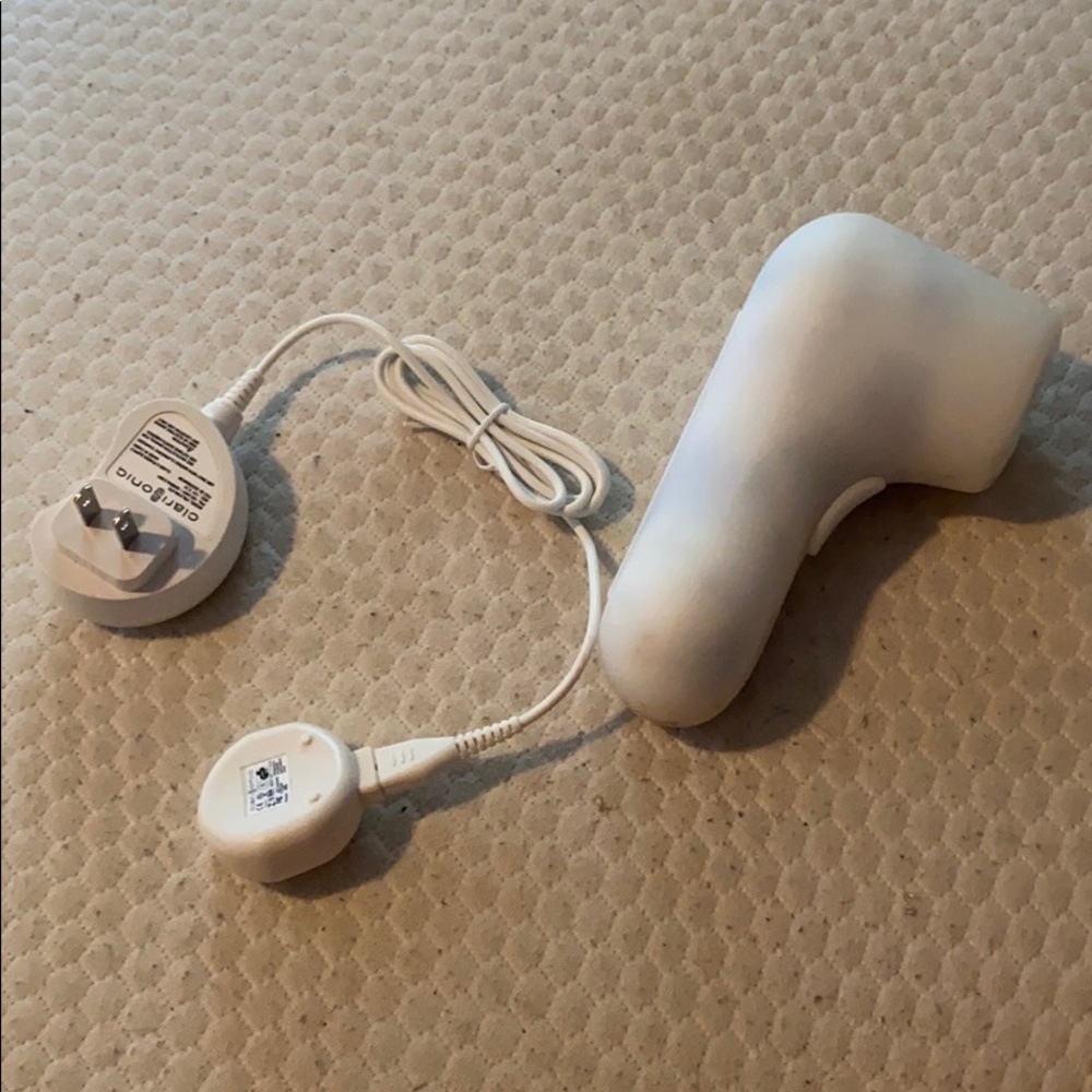 Clarisonic Facebrush- Brand New